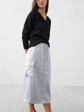 Banana Republic Light Gray Cargo Drawstring Midi Skirt